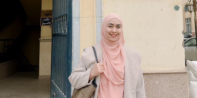 Oki Setiana Dewi: Studying at Al-Azhar, Dawah, & Family in Egypt! How Does She Manage Her Time?