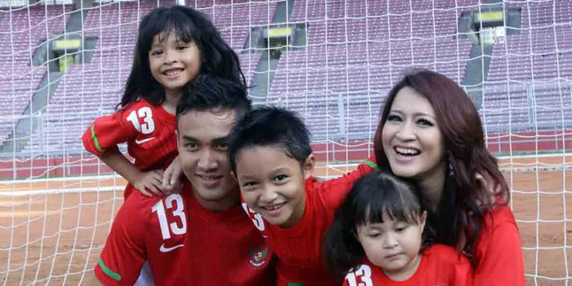 Okie Agustina - Gunawan Ingin Rumah Yang Miliki Kebun Okie Agustina - Gunawan Ingin Rumah Yang Miliki Kebun