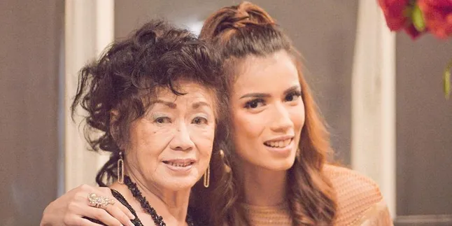 Olahraga Bareng Camer, Sabrina Chairunnisa Tampak Akrab Dengan Ibu Deddy Corbuzier