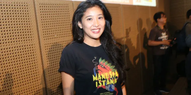 Olivia Zalianty Dambakan Pasangan yang Intelektual