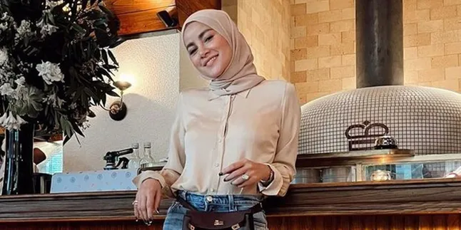 Olla Ramlan Bersyukur Banyak Kerjaan di Bulan Ramadan, Tetap Jalin Silaturahmi dengan Mantan Suami Olla Ramlan Bersyukur Banyak Kerjaan di Bulan Ramadan, Tetap Jalin Silaturahmi dengan Mantan Suami