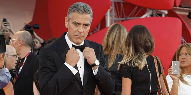 OMG! Cincin Pertunangan George Clooney Seharga Rp 8,6 Miliar OMG! Cincin Pertunangan George Clooney Seharga Rp 8,6 Miliar