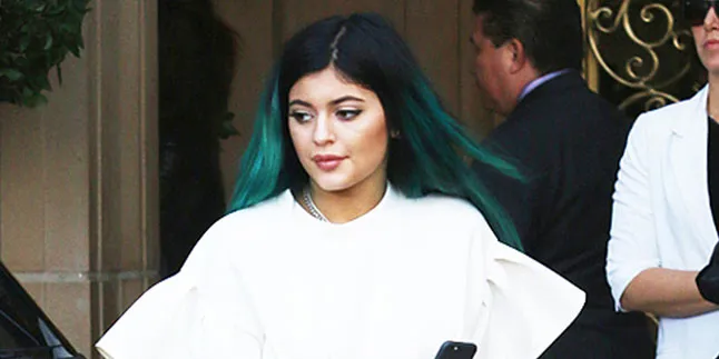 OMG! Kylie Jenner Pasang Tindik di Bagian Pribadi?