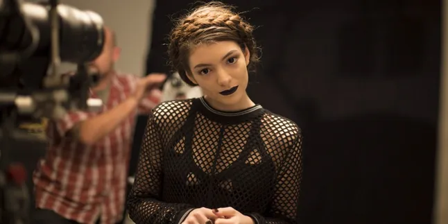 OMG, Lorde Akan Duet Bareng Taylor Swift?