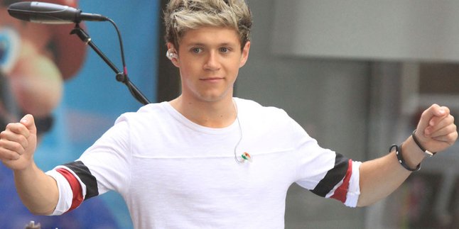 OMG! Niall Horan Terperangkap di Lift Usai BRIT Awards