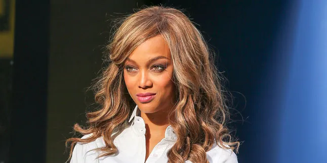 OMG! Tyra Banks Pangkas Habis Rambutnya, Makin Cantik? OMG! Tyra Banks Pangkas Habis Rambutnya, Makin Cantik?