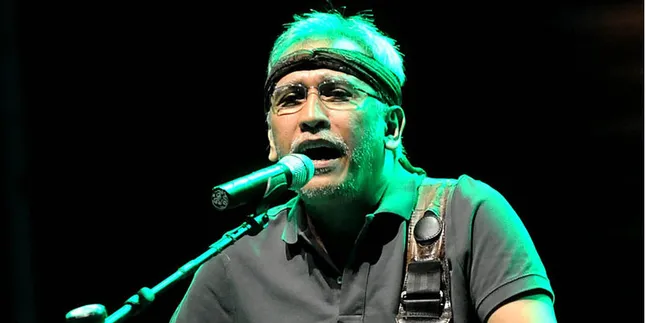 On Fire, Iwan Fals Tak Bisa Berhenti Mencipta Lagu