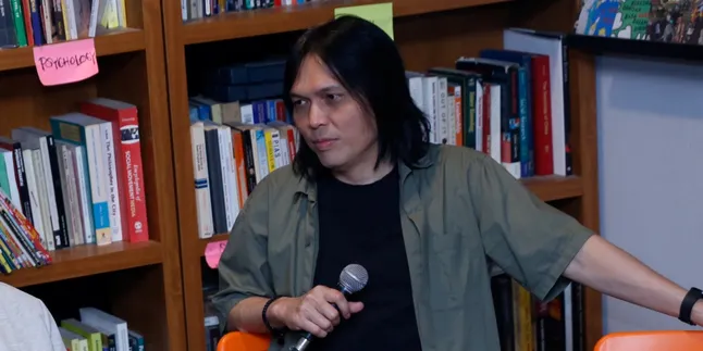 Once Mekel Kenang Masa Jaya Blok M Era 90-an, Kini Puji Wajah Baru M Bloc Space Sebagai 'Melting Pot' Kreatif Once Mekel Kenang Masa Jaya Blok M Era 90-an, Kini Puji Wajah Baru M Bloc Space Sebagai 'Melting Pot' Kreatif