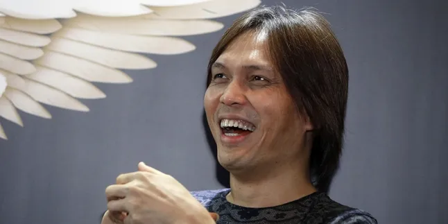 Once Ungkap Pengalaman Kocak Saat Manggung Bareng Dewa, Mini Bus Macet di Jalan Becek - Harus Dorong Sendiri