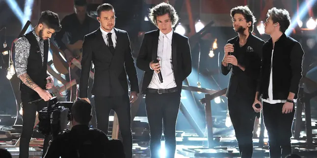 One Direction Respon Twit 'Jahat' Vokalis The Kooks