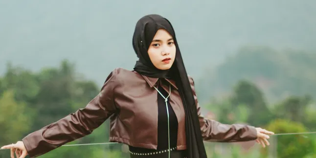 'New Person' Hanin Dhiya Makes You Feel, Telling the Bitterness of Being Replaced Without Words