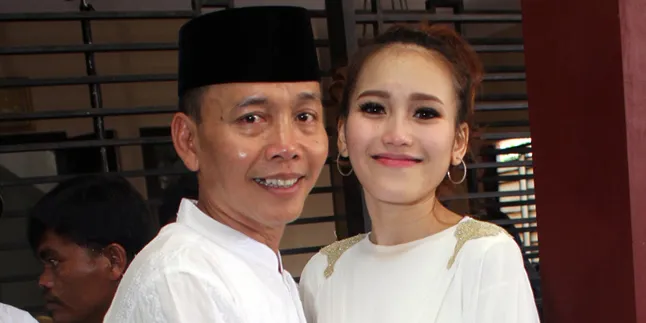 Orang Tua Segera Pulang Haji, Ayu Ting Ting Tak Kesepian Lagi