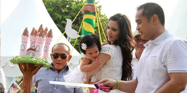 Otot Achilles Putus, Suami Nia Ramadhani Gunakan Kruk