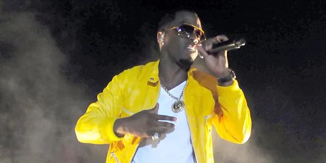 P Diddy Didampingi Wanita Bugil Saat Melukis