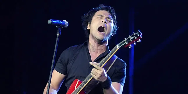 Pacar Baru, Ello Pilih Tetangganya Sendiri