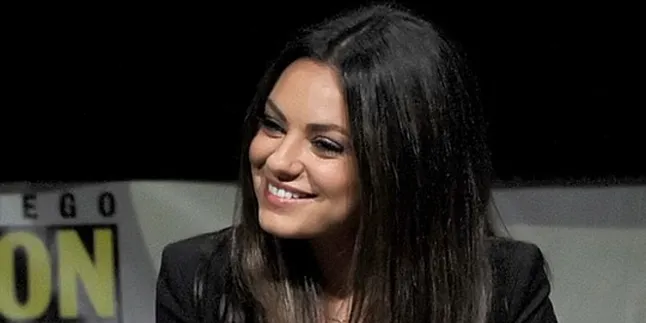 Pacari Ashton Kutcher, Mila Kunis Belum Peluk Kabbalah