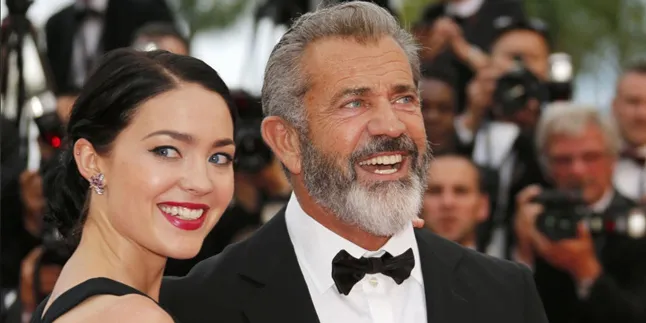 Pacari Wanita Lebih Muda 34 Tahun, Ini Perasaan Mel Gibson