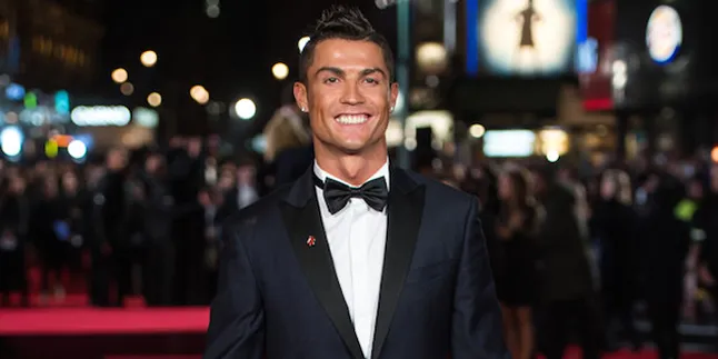 Pacarnya Ulang Tahun, Cristiano Ronaldo Ajak Dinner Romantis