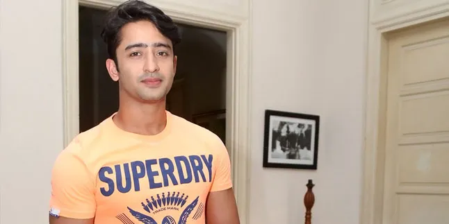 Padu Sandal Jadul & Gaya Formal, Shaheer Sheikh Masih Ganteng?