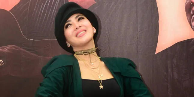 Pagi-Pagi Nyetir Sendiri, Syahrini Pamer Mobil Bentley Baru Lewat Instagram Pagi-Pagi Nyetir Sendiri, Syahrini Pamer Mobil Bentley Baru Lewat Instagram
