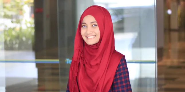 Pakai Busana Origami, Fatin Shidqia Jadi Boneka Cantik! Pakai Busana Origami, Fatin Shidqia Jadi Boneka Cantik!