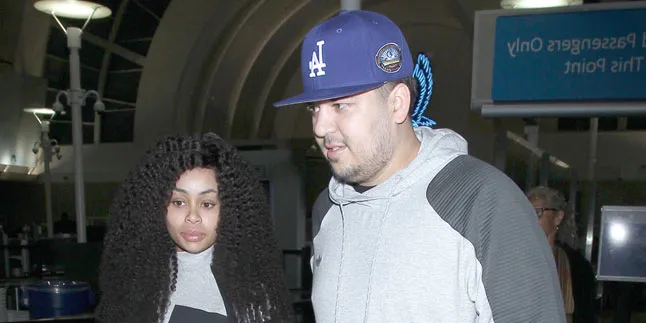 Pakai Cincin Berlian, Blac Chyna Tunangan Dengan Rob Kardashian ?