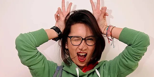 Pakai Gaun Pengantin Spektakuler, Jennifer Arnelita Resmi Menikah