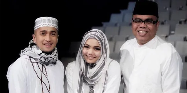 Pakai Hijab, Apa Rina Nose Sempat Takut Kehilangan Pekerjaan?