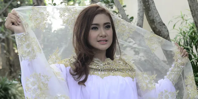 Pakai Hijab Cantik Saat Ramadan, Cita Citata Makin Sempurna
