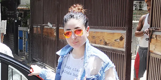 Pakai Jaket Jeans Belel, Kareena Kapoor Tampil Cool