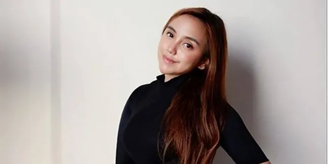 Pakai Kalung Salib Kala Wawancara, Salmafina Sunan Mengaku Dipaksa Tim TV Pakai Kalung Salib Kala Wawancara, Salmafina Sunan Mengaku Dipaksa Tim TV