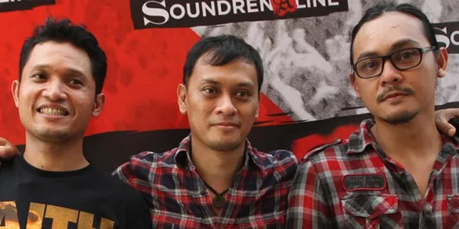 Pakai Kotak-Kotak, Andra And The Backbone Dukung Jokowi?