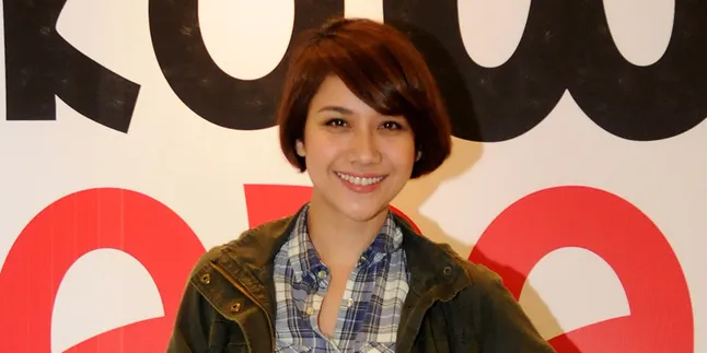 Pakai Mukena, Ternyata Bunga Citra Lestari Jadi Secantik Ini