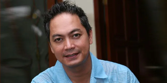 Pakai Papan Tulis, Cara 'Unik' Adipura Saat Berbagi Ilmu Agama