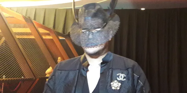 Pakai Topeng Lewat Mall, Ivan Gunawan: Seru, Diliatin Orang!