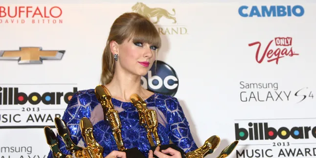 Paket Spesial Dari Taylor Swift Bikin Kaget