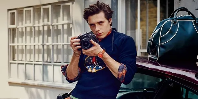 Pamer Foto Mesra, Brooklyn Beckham Pegang Area Pribadi Hana Cross Pamer Foto Mesra, Brooklyn Beckham Pegang Area Pribadi Hana Cross