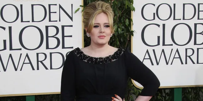 Pamer Lagu Baru, Adele Bernostalgia di 'When We Were Young'
