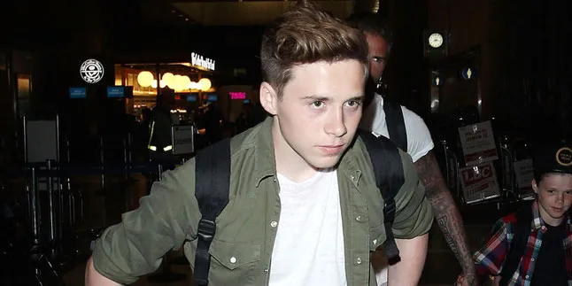 Pamer Lengan Berotot, Brooklyn Beckham Bikin Penggemar Resah