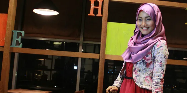 Pandai Berbusana, Fatin Ciptakan Tren 'Kerudung Fatin'