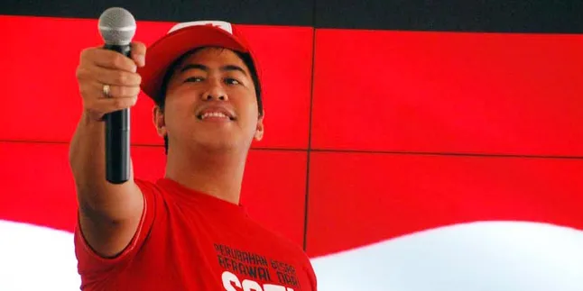 Pandji Pragiwaksono Ajak Masyarakat Angkat Raket Lewat Lagu