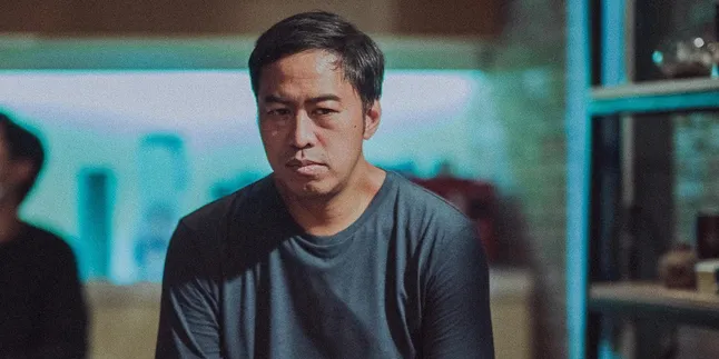 Pandji Pragiwaksono Libatkan Istri Dalam Penulisan Skenario 'MENDARAT DARURAT', Masukkan Dialog Saat Bertengkar Pandji Pragiwaksono Libatkan Istri Dalam Penulisan Skenario 'MENDARAT DARURAT', Masukkan Dialog Saat Bertengkar