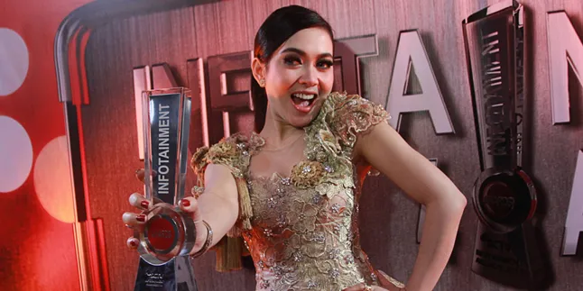 Panen Award di 2014, Syahrini Bersyukur