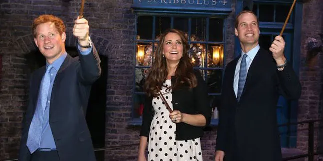 Pangeran Harry, William, dan Kate Middleton Bergaya 'HARRY POTTER'