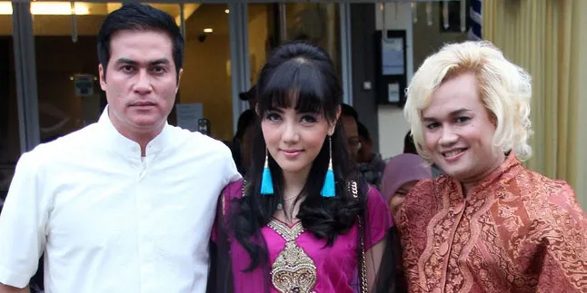 Panggung 'Cinta' Adjie Pangestu & Bella Shofie Panggung 'Cinta' Adjie Pangestu & Bella Shofie