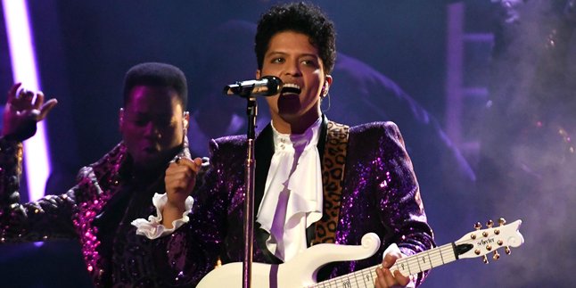 Panggung Kebakaran, Bruno Mars Dipaksa Hentikan Konsernya Sementara