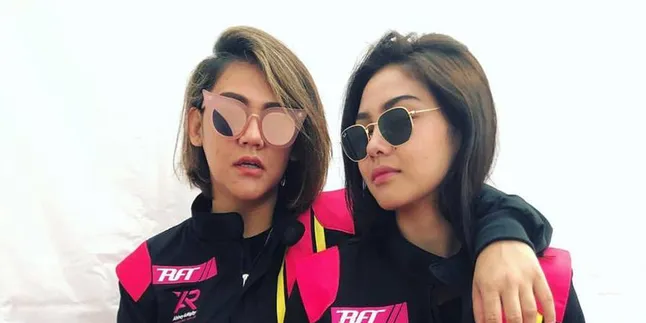 Pangkas Habis, Sissy Prescillia dan Vanesha Prescilla Kini Berambut Pendek!