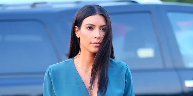 Pantat Seksi Kim Kardashian Ternyata Palsu, Ini Buktinya! Pantat Seksi Kim Kardashian Ternyata Palsu, Ini Buktinya!