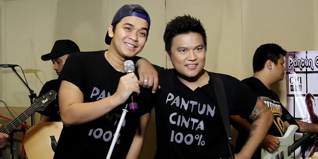 Pantun Cinta 100%, Bukti Seriusnya Billy Syahputra di Dunia Musik