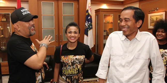 Para Pemain 'COMIC 8' Hibur Jokowi